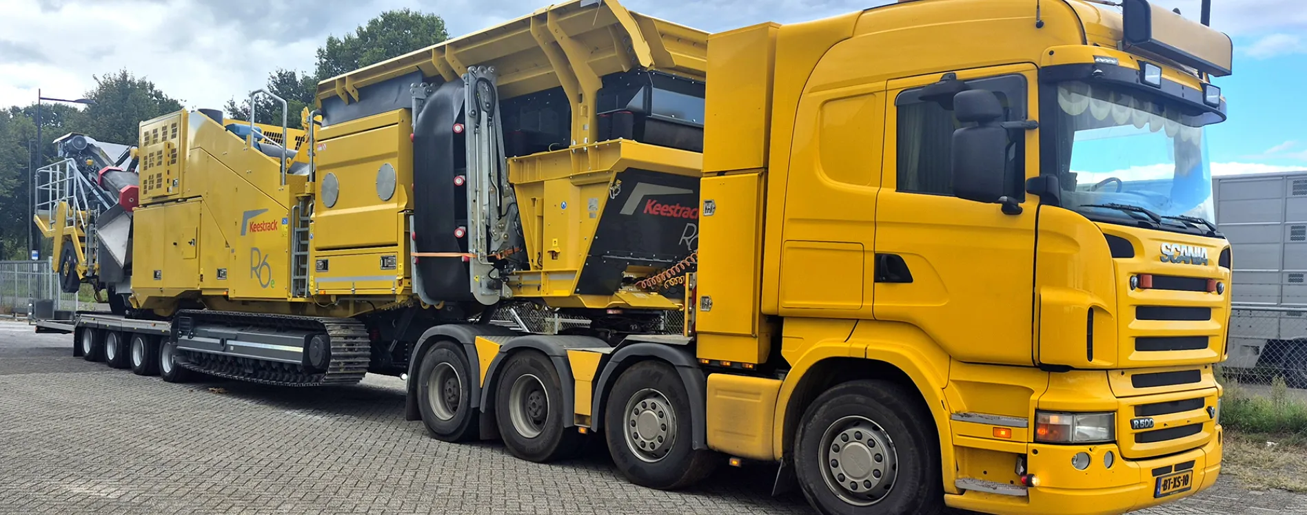 R6 impact crusher transported by Dolly system to reduce weight and height