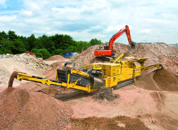 Keestrack R5e hybrid impact crusher unit, Economy model for high performance demands